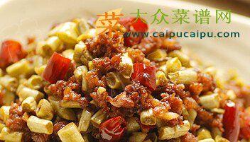 尝试一下以酸豆角酸姜爆炒牛肉，让你爱上它的鲜香味！（学习这道菜的步骤和技巧，让你轻松烹饪美味佳肴）