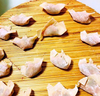 美味虾肉馄饨的制作方法（如何用新鲜虾肉制作口感鲜美的馄饨）