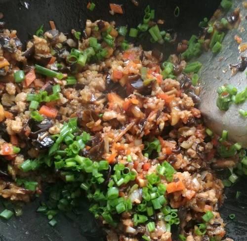 美味香菇瘦肉臊子的制作方法（一口咬下，满口鲜香；香菇瘦肉臊子，让你欲罢不能）