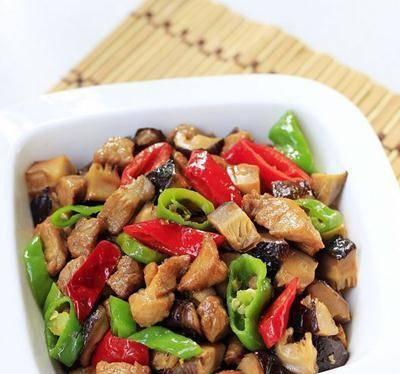 香菇韭菜，美味又营养的佳肴（以香菇为主角，韭菜做点缀，让你口感与身体都倍儿棒！）
