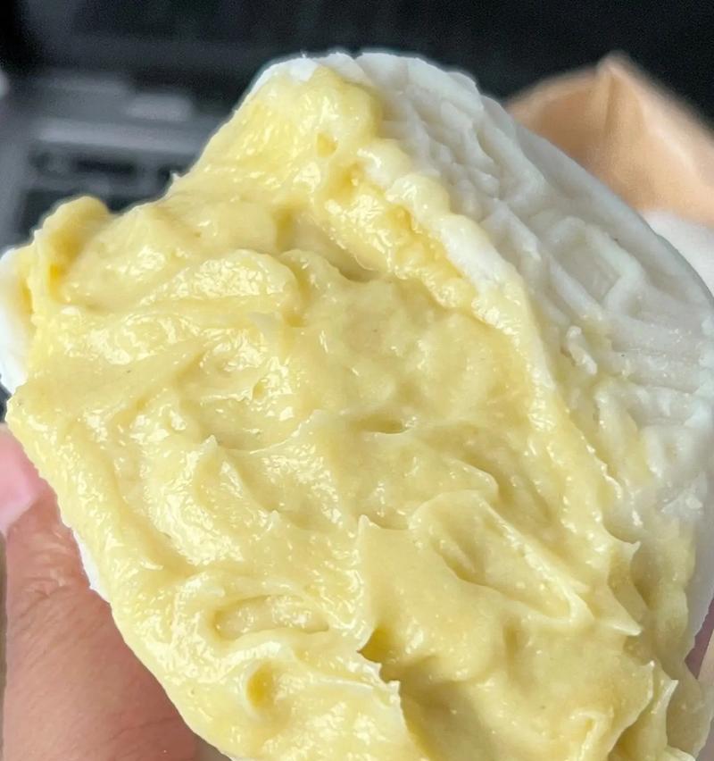 双色冰皮月饼制作全攻略（以家庭厨房为舞台，让你轻松制作出美味冰皮月饼）