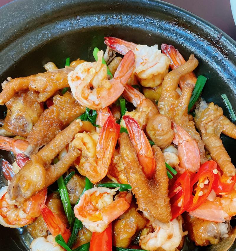 家常做法（以秋季必备玉米为主食材，搭配鸡爪打造美味佳肴）
