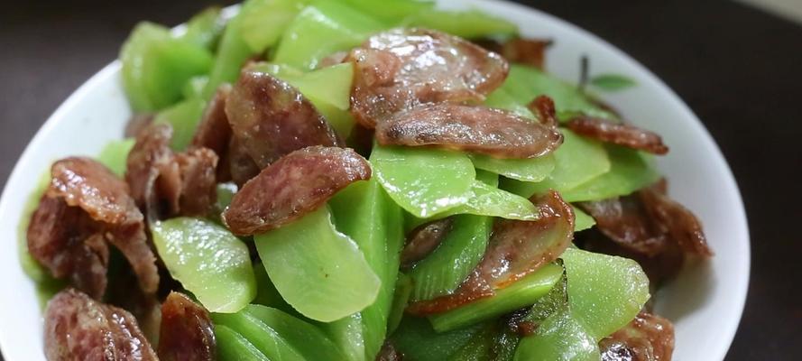 十分钟食青笋炒香肠（快捷美食享受生活）