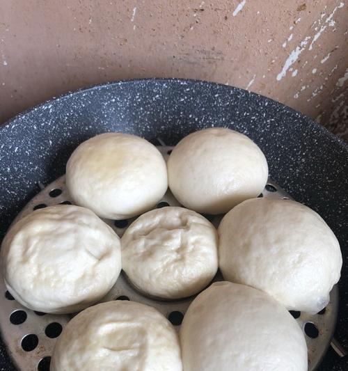 以咸馒头直接发酵法做美味馒头（传统制作方法不再，用咸味提鲜的新方法让馒头更好吃）
