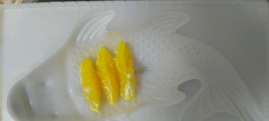 水晶锦鲤，一道美味又养生的佳肴（烹制技巧详解，享受健康美食的同时满足味蕾）