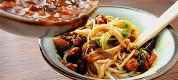 美味双菇肉酱烤——让你的味蕾沉醉（肉酱和双菇的完美融合，香气四溢）