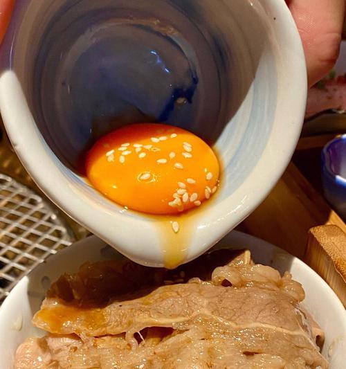 学习制作日式烤肉丼（美味简单，轻松入手）