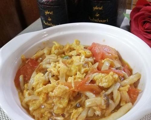 美味杏鲍菇番茄炒蛋的做法（做菜新手也能轻松学会，家常口味出锅即食）