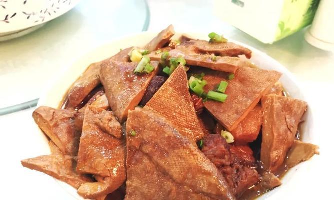 四季豆炒芋角，做出香气四溢的美味佳肴