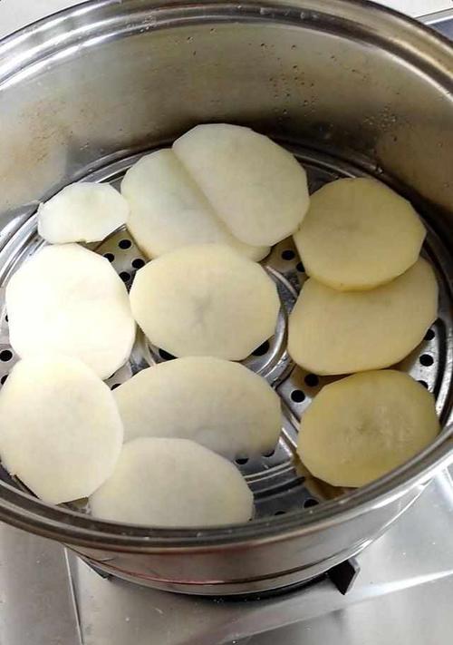 趣味蒸土豆，吃出健康与美味（15道美味做法，让你爱上土豆）