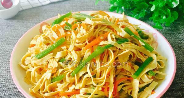 咸肉芹菜炒干丝的做法（家常美味，一道下饭好菜）
