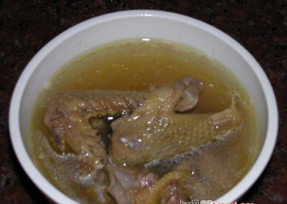 以西洋参鸽子汤的做法（健康养生美味汤，提高免疫力）