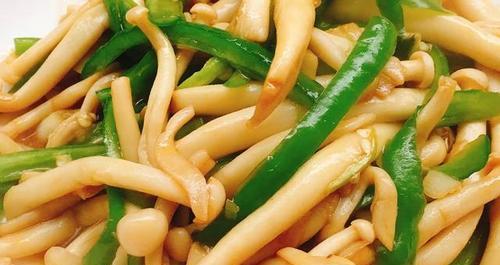 用素炒三菇做一道美味佳肴（健康营养、简单易学，以素炒三菇开启美食新境界）