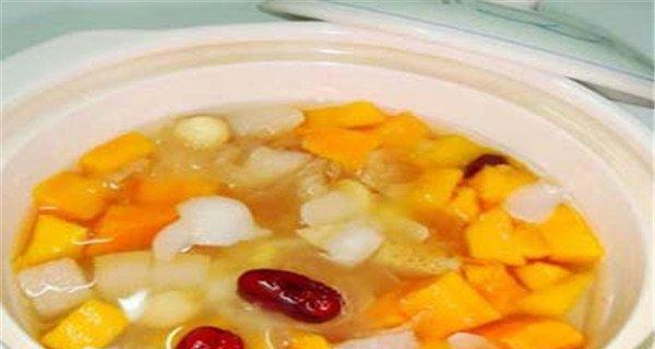 土豆甘蓝珍珠汤的做法（让你在寒冷的冬季感受温暖的美味汤品）