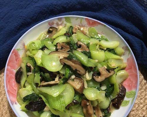 美食探秘（用新鲜青菜和鲜香菇，做一道美味佳肴！）