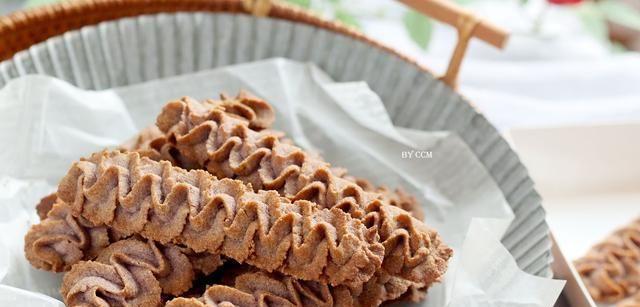 用玉米面做曲奇饼干（创意美味，健康烘焙）