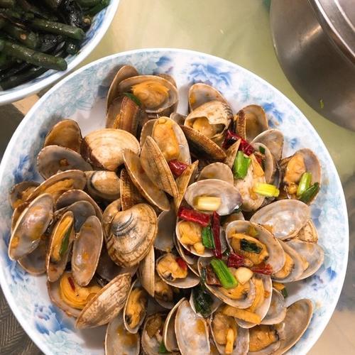香辣爆炒花甲，味道鲜美好滋味（简单易学，家庭厨房也能做）
