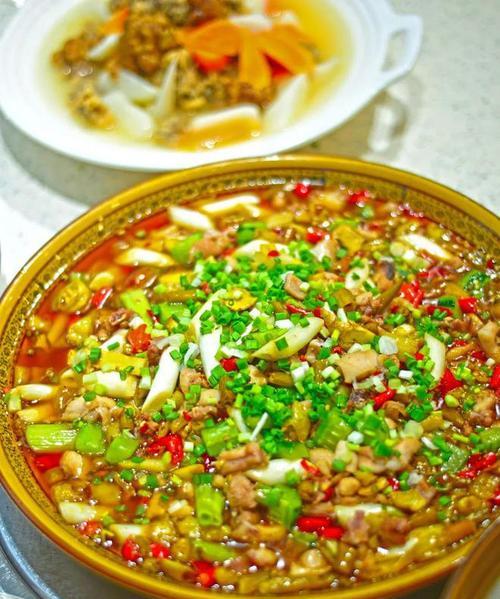 香辣呛五蔬——美味可口的素食佳肴（一道爽口清新的蔬菜拼盘，让你的味蕾尽情体验香辣的独特风味）