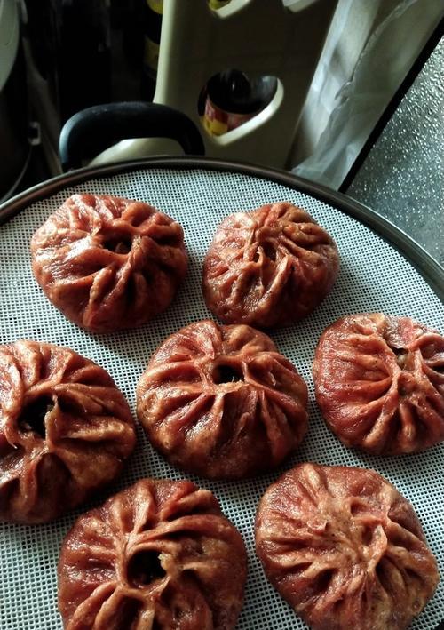 肉末粉丝包子的制作方法（自制包子好吃又营养，快来试试吧！）