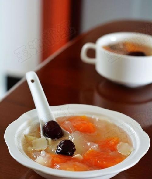雪耳羹（雪耳羹的做法和功效）