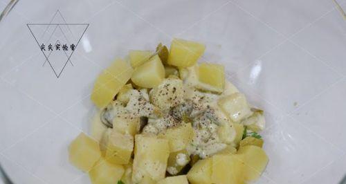 沙律海皇尖的制作方法（美味海鲜沙律的制作秘诀）