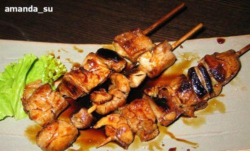 轻松自制日式烤鸡肉串（在家也能享受街头美食）