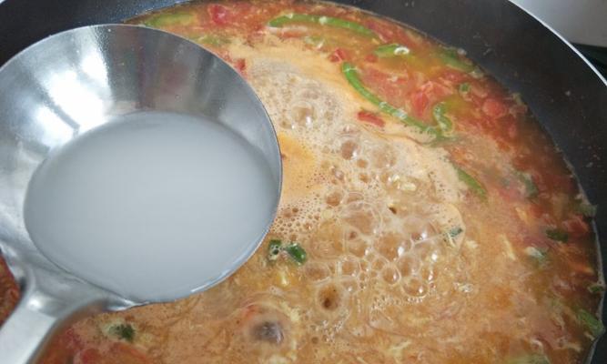 酸辣粉丝汤的做法（口感醇香，健康美味，轻松学会）