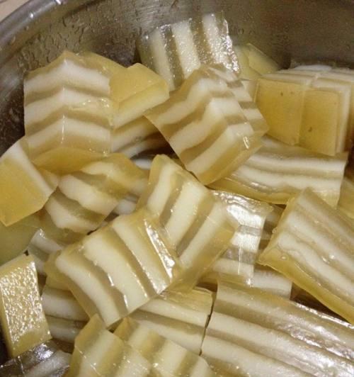 私家千层糕制作秘籍（让你在家也能轻松制作美味的千层糕）