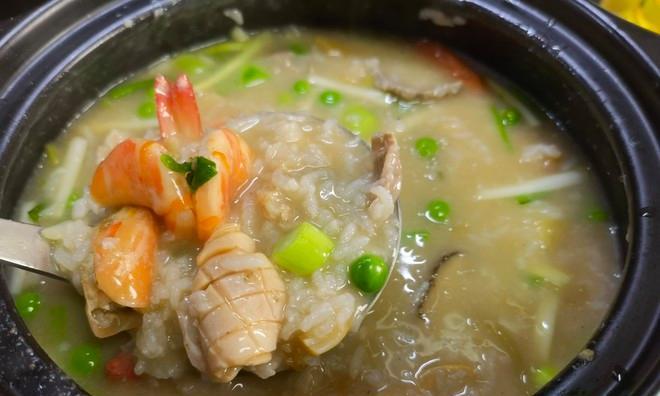 味蕾享受，尝一碗沙锅鸡粥（独特的烹饪方式，美味的健康粥汤）