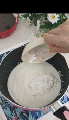 鲜奶麻薯制作详解（以传统麻薯为基础，加入鲜奶创意混搭，口感更佳饱满）