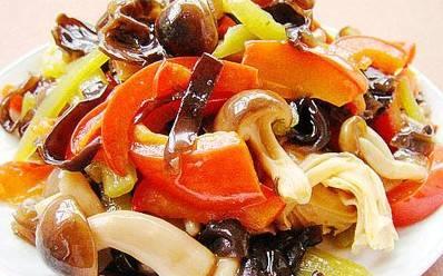 蟹味菇炒青椒丝——清爽美味的家常菜（以蟹味菇为主料，搭配清爽的青椒丝，口感鲜美、健康美味）