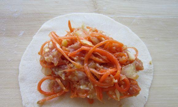 五香羊肉盒子的做法（用最正宗的方法，轻松制作出美味可口的五香羊肉盒子。）