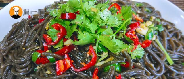 砂锅蕨根粉的做法（以砂锅为工具，让蕨根粉更美味）
