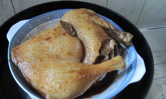 自制美味卤鸭的秘诀（掌握正确的做法，享受味蕾盛宴）