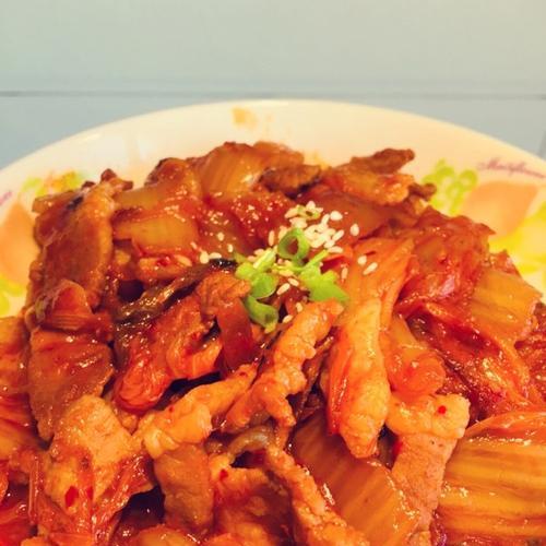 香辣白切肉的制作方法（体验独特口感，掌握绝佳技巧）
