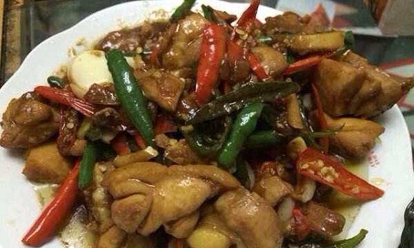 酸辣青木瓜鸡肉丝，口感鲜美健康（以青木瓜为特色，制作简单易学，美味兼具健康）