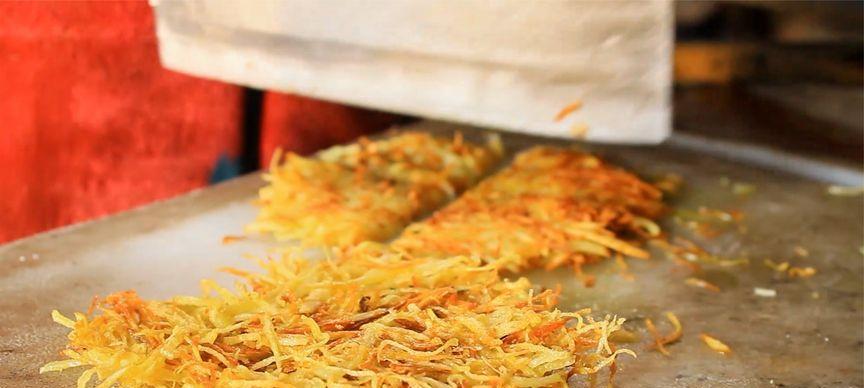 酥脆土豆饼的制作方法（营养丰富，制作简单，让你爱不释手）