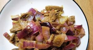 孜然炒圆葱里脊肉的烹饪秘诀（一道简单易学的中式美食，让你吃出健康和幸福！）