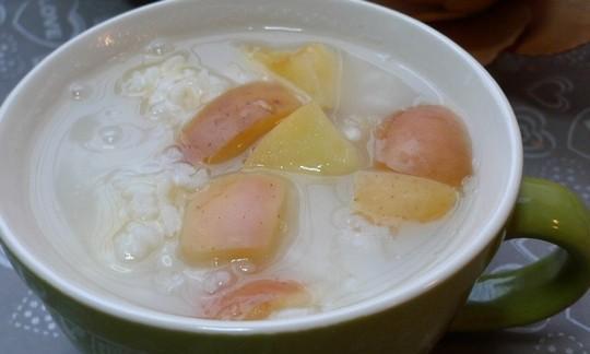 营养又美味的燕麦苹果粥（健康早餐的首选，营养丰富易消化）