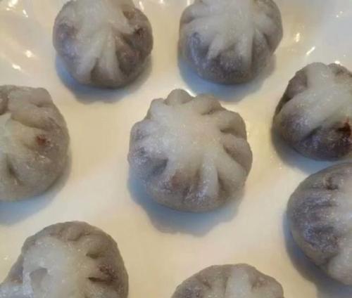 手工制作水晶小蒸包（学会如何制作美味的小蒸包，满足你的味蕾）