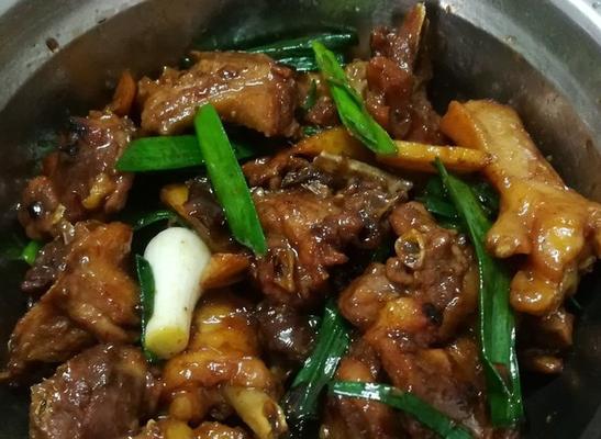 家常美食-炆鸭子（嫩滑入味，鲜香四溢的炆鸭子）