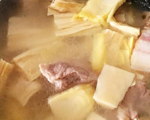 咸肉烧豆腐的做法（用最简单的材料，做最美味的菜品）