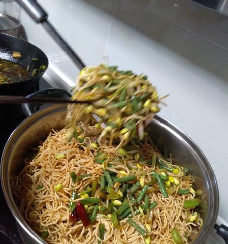 清爽美味以素蒸面条为主食的做法（口感细腻健康营养简单易做）