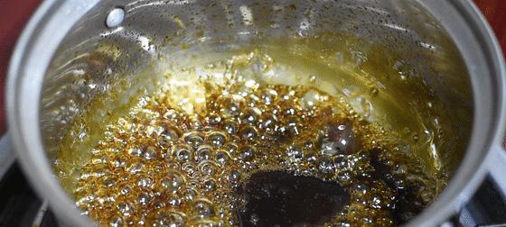自制止咳糖浆（用天然食材制作的自制止咳糖浆，安心舒缓喉咙不适）