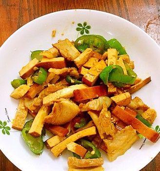 五花肉炒香干（简单易学的家常菜，营养美味多滋味）