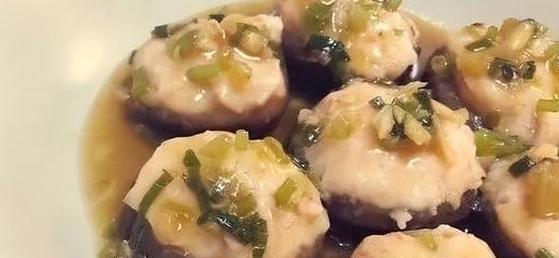 香菇酿鸡肉，美味又健康（传统菜肴的新做法——学会这道菜，让家人享受健康美味）