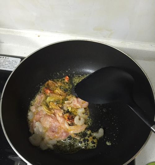 蟹糊制作指南（自家制作口感鲜美、营养丰富的蟹糊）
