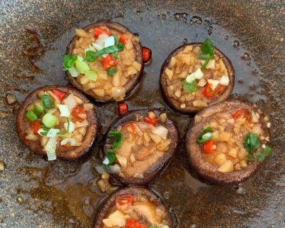 用蒜蓉鲜香烹制美味香菇鲜笋（家庭美食大全，一次完成！）