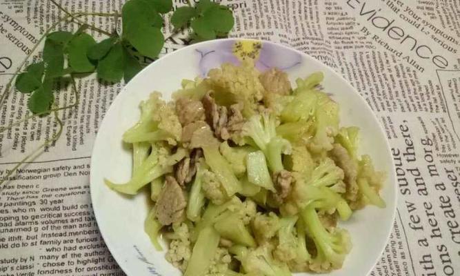 五花肉炒菜花，美味又下饭（做法简单易学，口感鲜香可口）