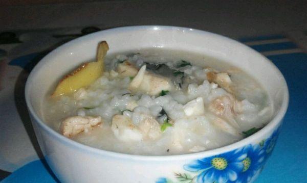 美味又健康的三文鱼片粥（三文鱼片粥，营养丰富的佳肴）